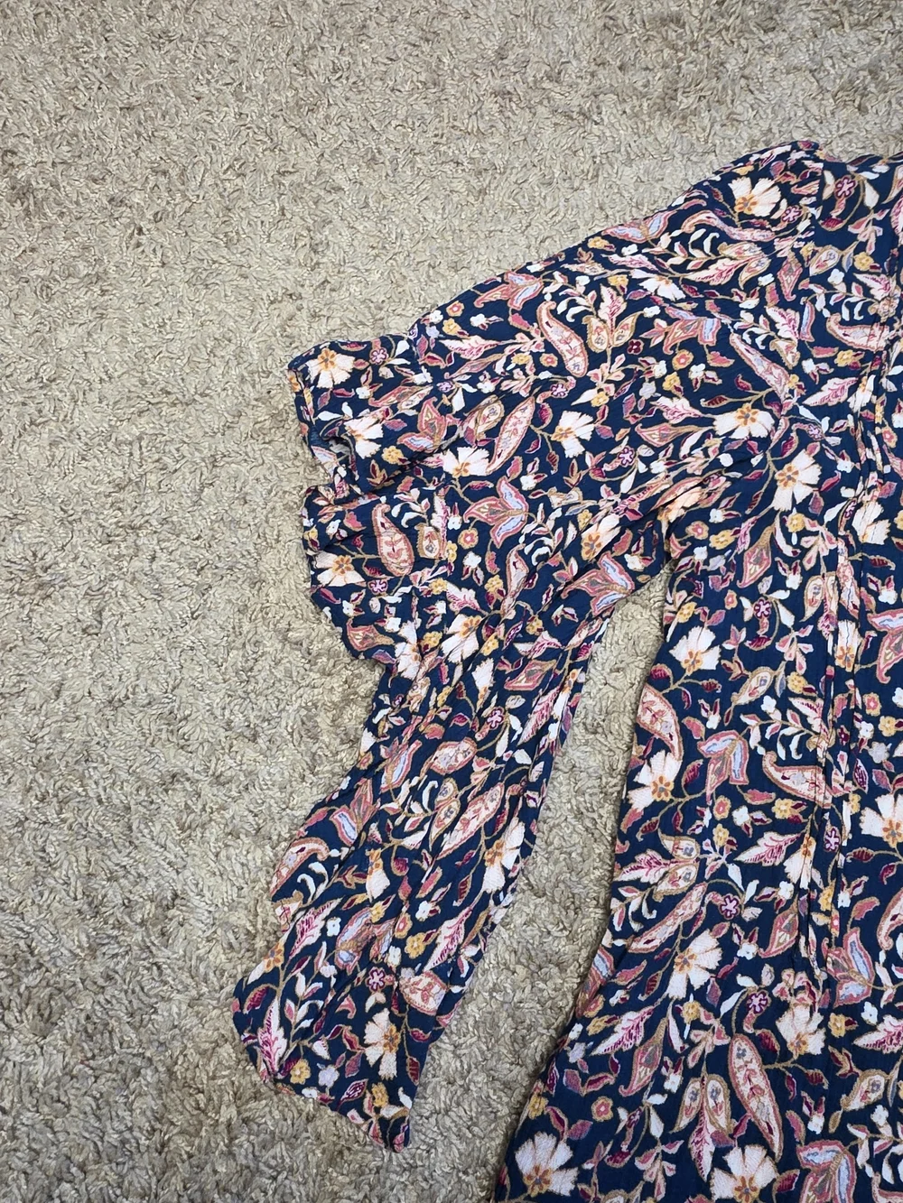 LC Lauren Conrad Navy Floral V-Neck Peasant Blouse - Picture 3 of 5